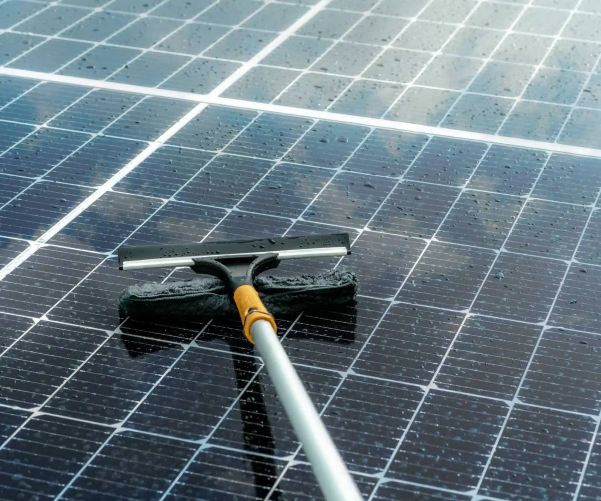 Saulės modulių valymas