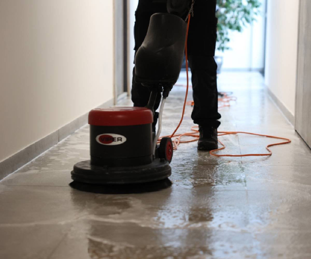 Mechanizuotas grindų šveitimas